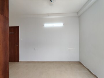 Room in 2 BHK Apartment at Bhartiya City Nikoo Homes II, Thanisandra Main Road – for Rent