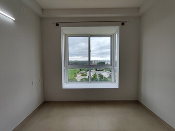 Room in 2 BHK Apartment at Bhartiya City Nikoo Homes II, Thanisandra Main Road – for Rent