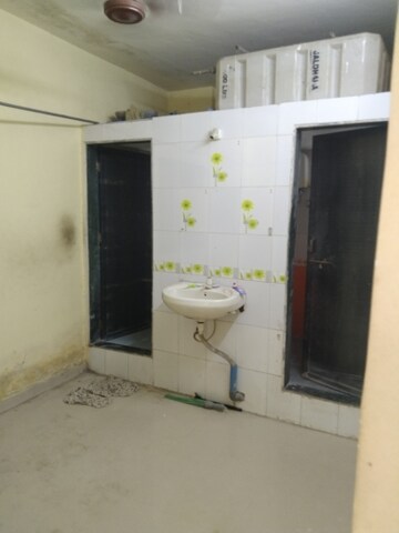 Room in 1 BHK Apartment at MIG Colony Gokhalenagar, Gokhalenagar – for Rent