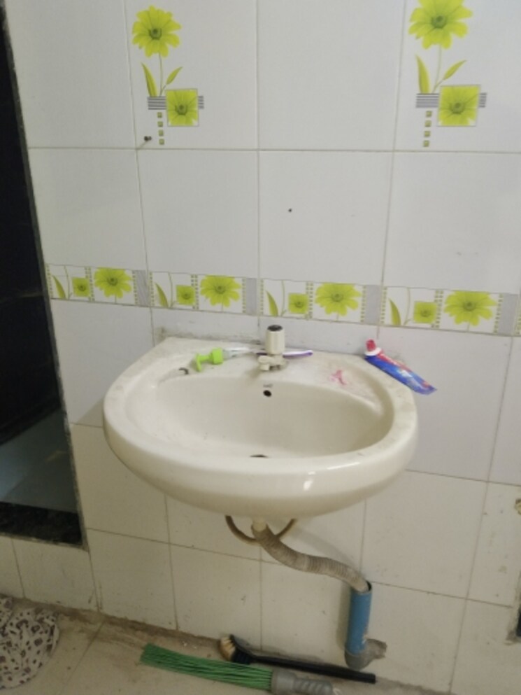 Bathroom, mig-colony-gokhalenagar 1 Bedroom 750 Sq.Ft. Apartment In Gokhalenagar Pune 8977961