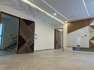 Building Lobby in 4 BHK Villa at Kottivakkam – for Sale