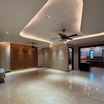 Building Lobby in 4 BHK Builder Floor at Sector 16 – for Sale