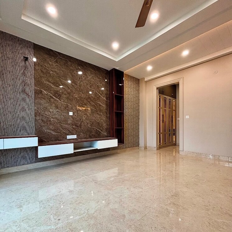 Room, sector 16 4 Bedroom 3150 Sq.Ft. Builder Floor In Sector 16 Faridabad 8978096