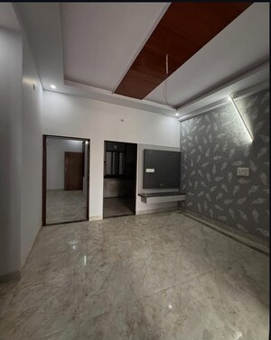 Room in 3 BHK Builder Floor at Sector 35 – for Sale