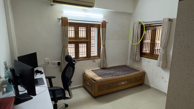 Living Room, bodakdev 3 Bedroom 1500 Sq.Ft. Apartment In Bodakdev Ahmedabad 8977982