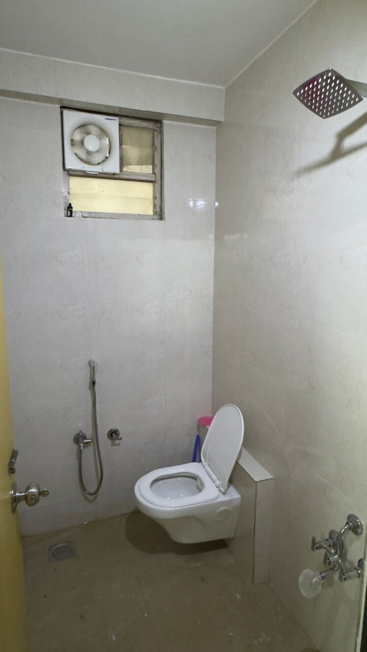 Bathroom, bodakdev 3 Bedroom 1500 Sq.Ft. Apartment In Bodakdev Ahmedabad 8977982