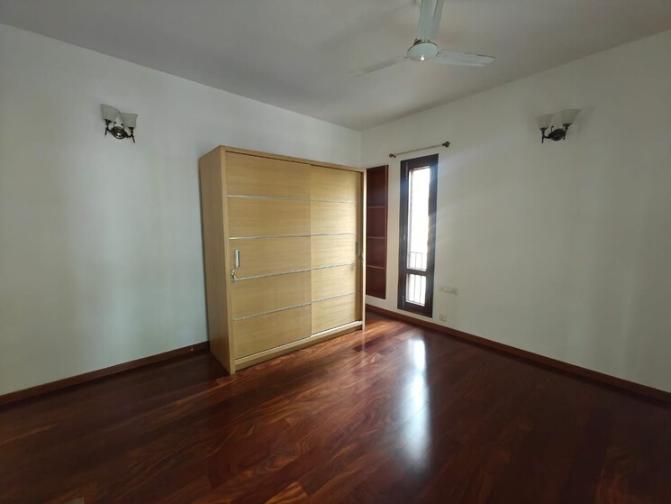 Room, richmond town 3 Bedroom 2200 Sq.Ft. Apartment In Richmond Town Bangalore 8977987