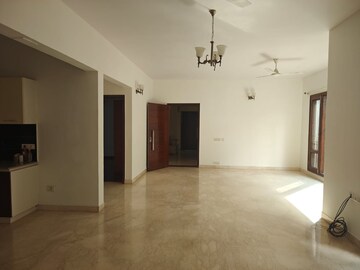 Room in 3 BHK Apartment at Richmond Town – for Rent