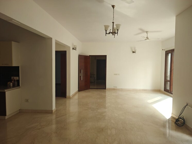 Room, richmond town 3 Bedroom 2200 Sq.Ft. Apartment In Richmond Town Bangalore 8977987