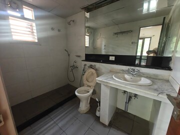 Team Area in 3 BHK Apartment at Richmond Town – for Rent
