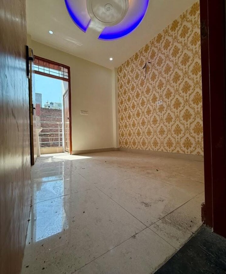 Room, sector 28 2.5 Bedroom 1800 Sq.Ft. Builder Floor In Sector 28 Faridabad 8978003