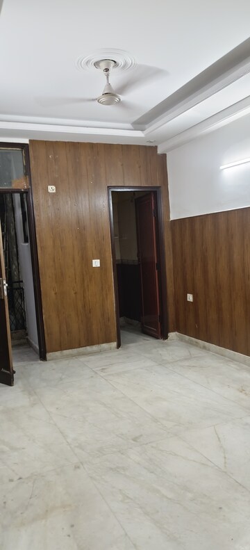 Room in 2 BHK Builder Floor at Freedom Fighters Enclave – for Rent