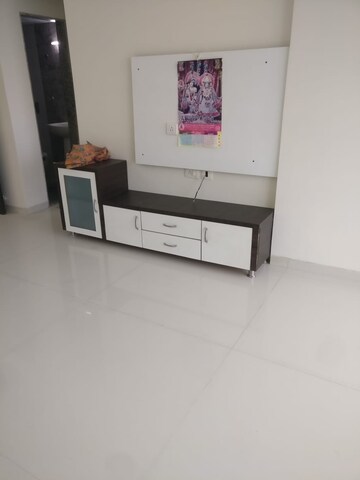Furnished Amenities in 2 BHK Apartment at Vile Parle East – for Rent
