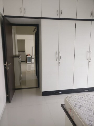 Room in 2 BHK Apartment at Vile Parle East – for Rent