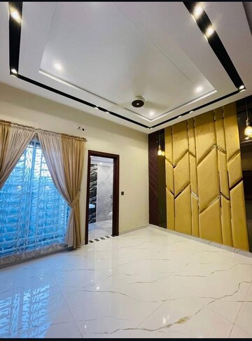 Bedroom in 3 BHK Builder Floor at Sector 30 – for Sale