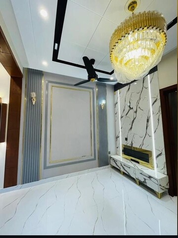 Room in 3 BHK Builder Floor at Sector 30 – for Sale