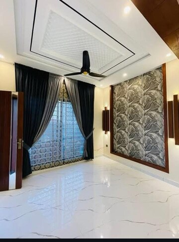 Bedroom in 3 BHK Builder Floor at Sector 30 – for Sale