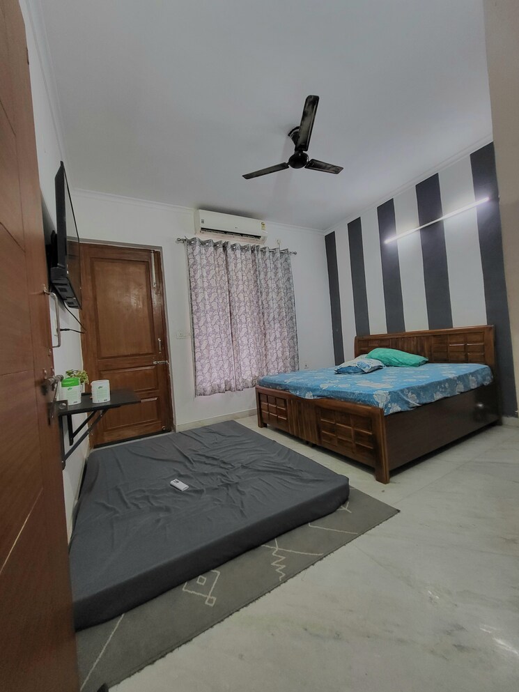 Bedroom, huda-staff-colony 2 Bedroom 350 Sq.Yd. Independent House In Sector 46 Gurgaon 8978239