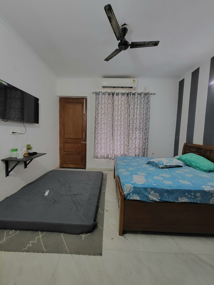 Bedroom, huda-staff-colony 2 Bedroom 350 Sq.Yd. Independent House In Sector 46 Gurgaon 8978239
