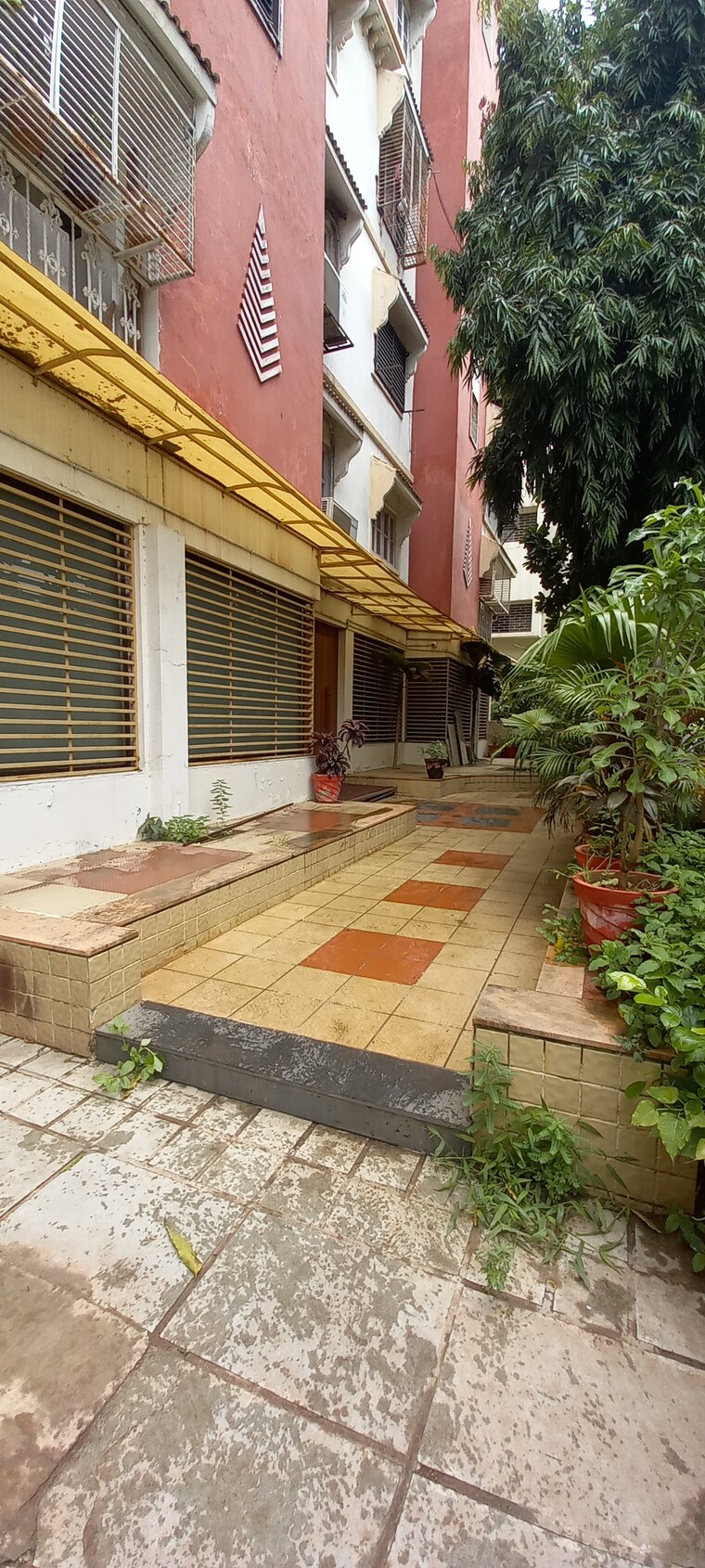 Balcony, navrangpura Commercial Office Space 2500 Sq.Ft. In Navrangpura Ahmedabad 8978291