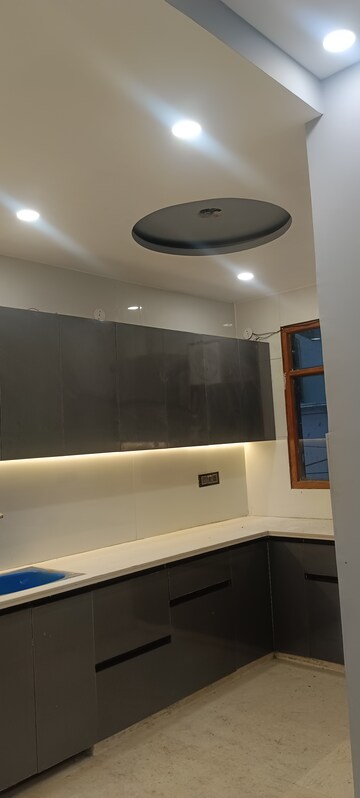 Furnished Amenities in 2 BHK Builder Floor at Ashok Nagar – for Sale