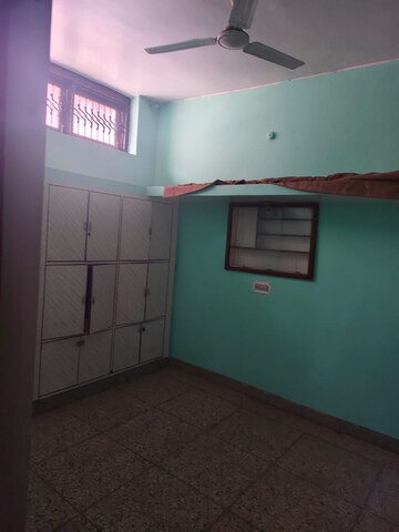 Room in 2 BHK Independent House at Gomti Nagar – for Rent