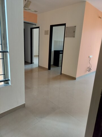 Room in 2 BHK Apartment at Rustomjee Athena, Majiwada – for Rent