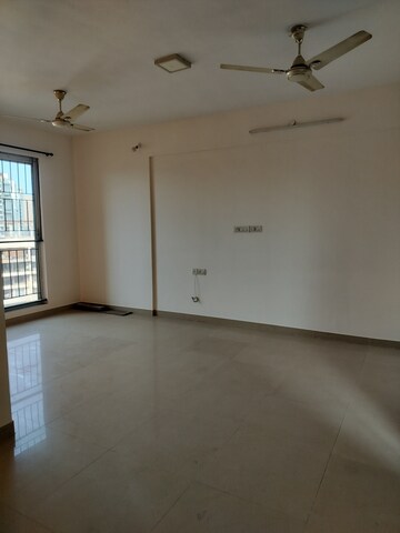 Room in 2 BHK Apartment at Rustomjee Athena, Majiwada – for Rent