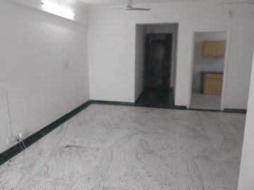 Room in 2 BHK Apartment at Hiranandani Gardens Glen Height, Powai – for Rent