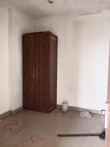 Room in 2 BHK Apartment at Saya Zion, Sector 4 Greater Noida – for Rent