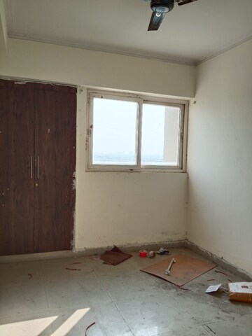 Room in 2 BHK Apartment at Saya Zion, Sector 4 Greater Noida – for Rent