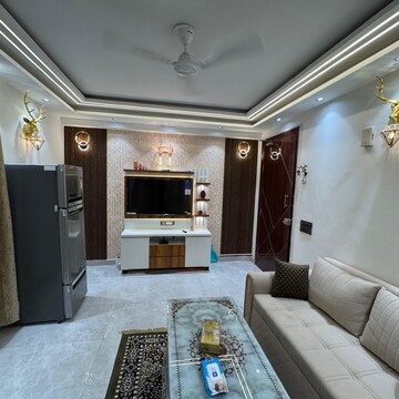 Bedroom in 2 BHK Builder Floor at Palm Residency Chhatarpur, Rajpur Khurd Extension – for Rent