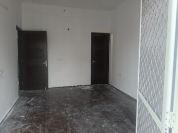 Room in 2 BHK Apartment at Panchsheel Pratistha, Sector 75 – for Rent