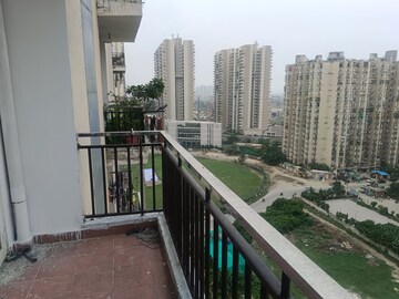 2 BHK Apartment For Rent in Panchsheel Pratistha, Sector 75