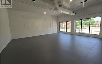 Shop For Rent in Dlf Phase ii