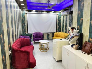 Team Area in 2.5 BHK Apartment at Gaur City 2 - 16th Avenue, Sector 16c Greater Noida – for Sale