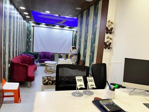 Team Area in 2.5 BHK Apartment at Gaur City 2 - 16th Avenue, Sector 16c Greater Noida – for Sale