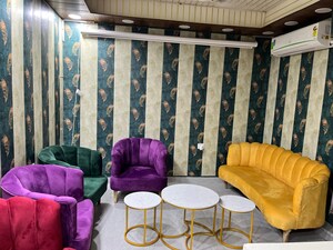 Team Area in 2.5 BHK Apartment at Gaur City 2 - 16th Avenue, Sector 16c Greater Noida – for Sale