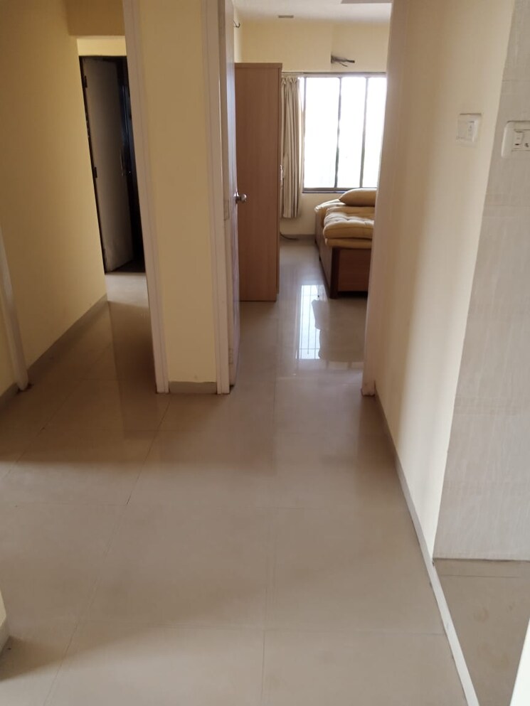 Room, mulund west 3.5 Bedroom 1500 Sq.Ft. Apartment In Mulund West Mumbai 8978597