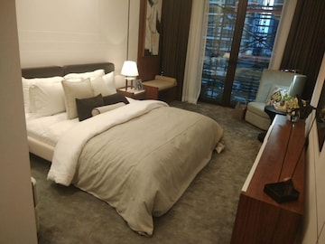 Bedroom in 4 BHK Villa at Lodha Sea Face, Worli – for Sale