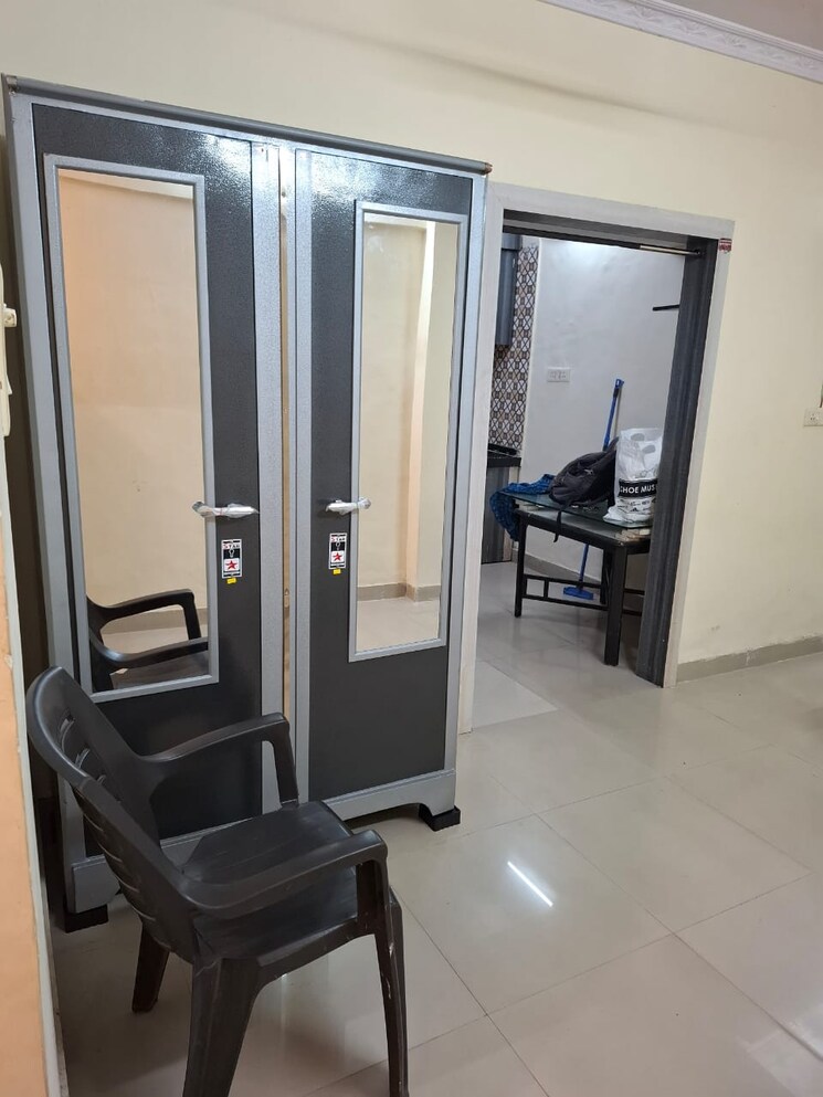 Room, kopar khairane 1 RK 350 Sq.Ft. Apartment In Kopar Khairane Navi Mumbai 8978649