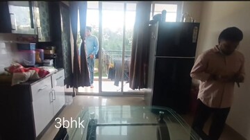 Room in 2.5 BHK Apartment at Hi Tech City – for Rent