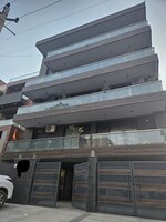 6+ BHK + Extra Room 3700 Sq.Ft. Independent House in Sector 57