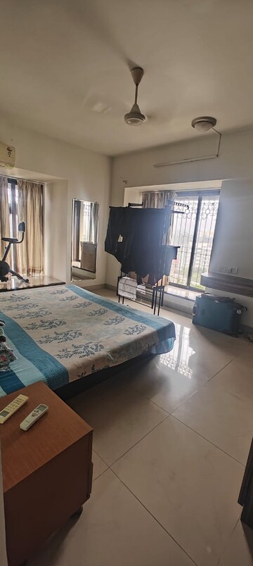 Master Bedroom in 3 BHK Apartment at Bandra West – for Rent