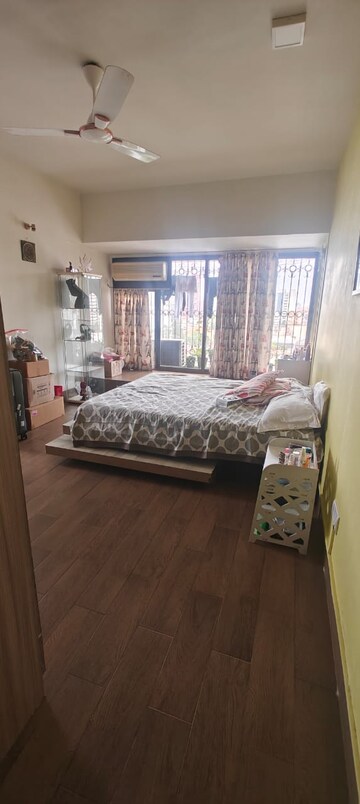 Bedroom in 3 BHK Apartment at Bandra West – for Rent