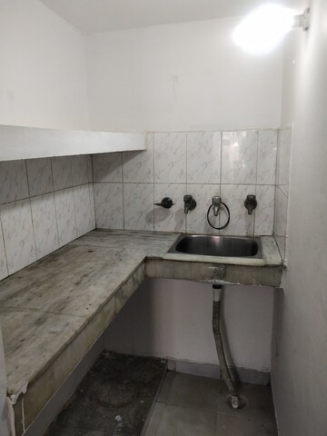 Kitchen in 1.5 BHK Independent House at Sector 34 – for Rent