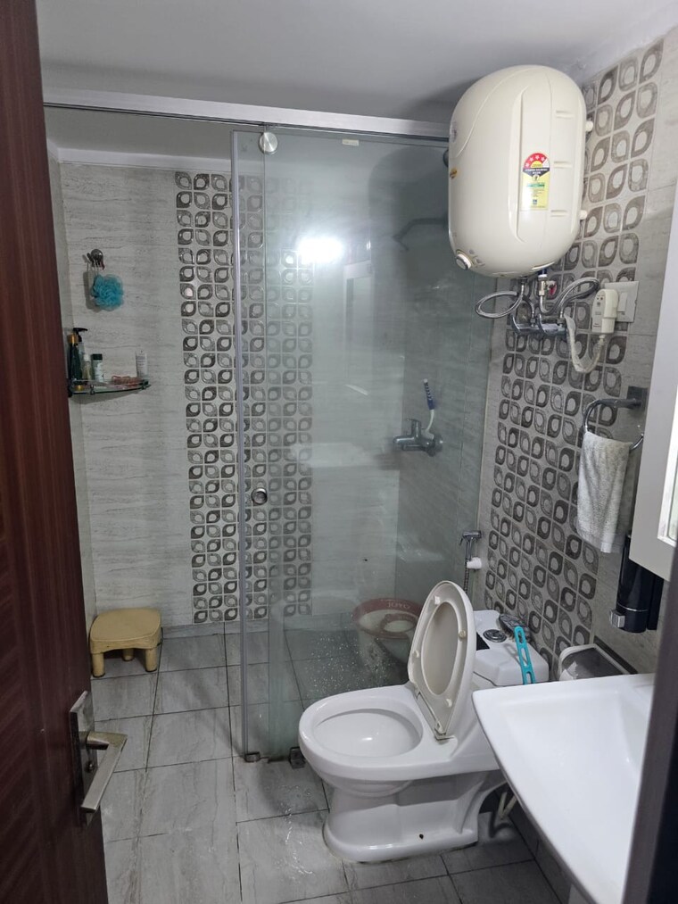 Bathroom, paramount-floraville 2 Bedroom 1045 Sq.Ft. Apartment In Sector 137 Noida 8978758