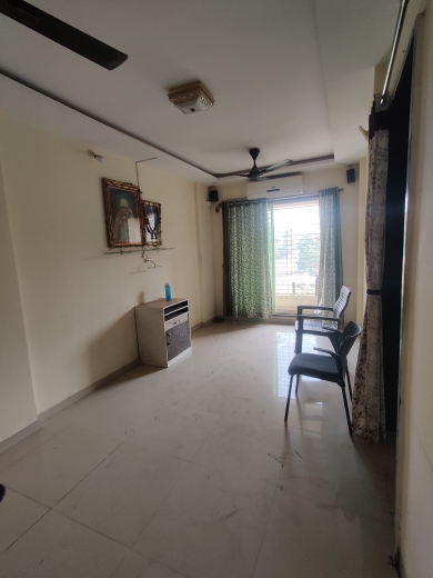 3 BHK + Servant Room Apartment For Sale in Rustomjee Crown
