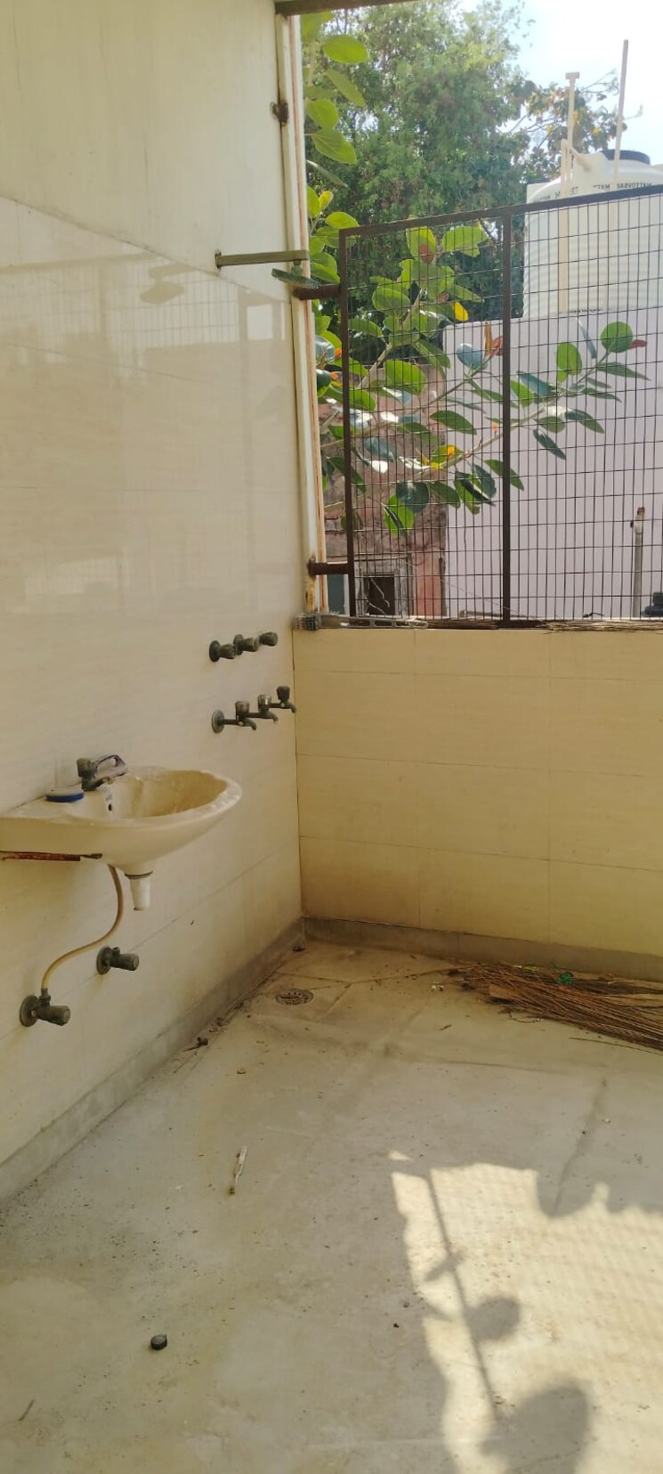 Bathroom, sector 16 a 1 RK 600 Sq.Ft. Independent House In Sector 16 A Faridabad 8978808