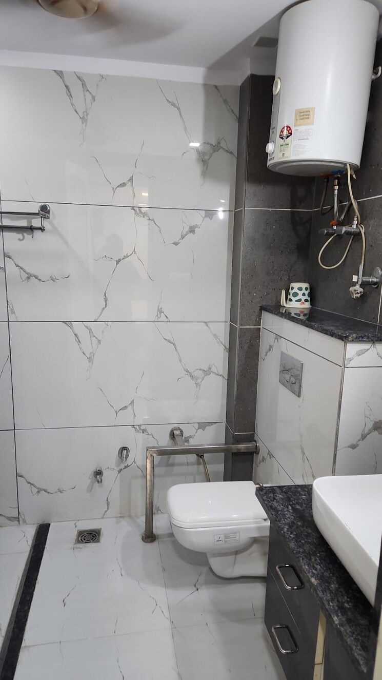 Bathroom, sector 16 2 Bedroom 2150 Sq.Ft. Independent House In Sector 16 Faridabad 8978831
